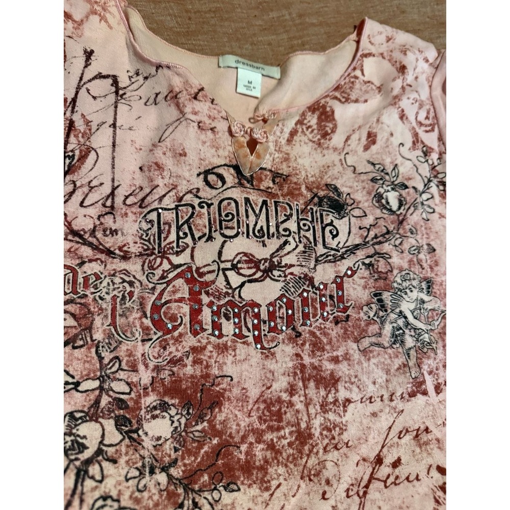 Dressbarn Pink Graphic Tee Triomphe dAmour‎ Rhinestone Cherub French Script Med